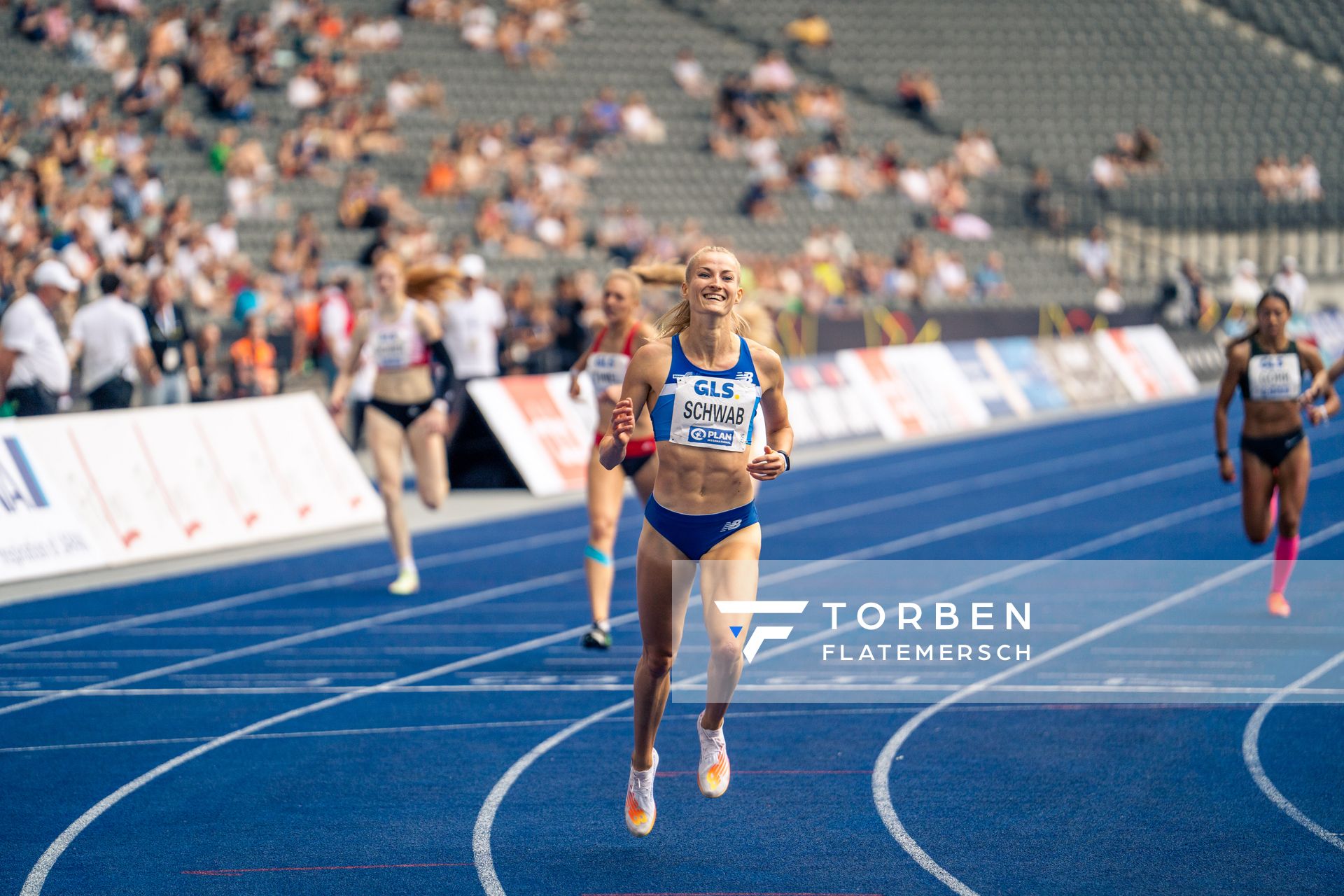 Corinna Schwab (LAC Erdgas Chemnitz) waehrend der deutschen Leichtathletik-Meisterschaften im Olympiastadion am 25.06.2022 in Berlin